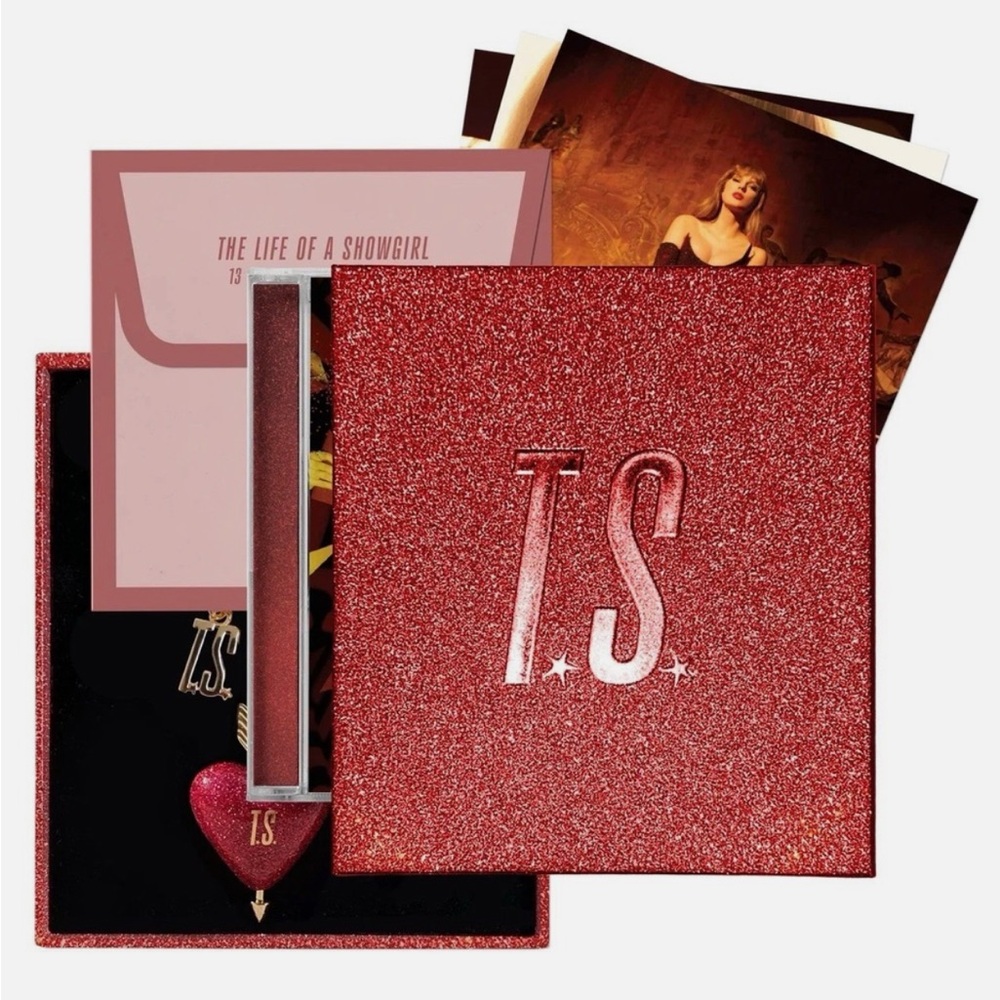 SEALED Taylor Swift - The Life of a Showgirl Deluxe CD: It’s Frightening Edition